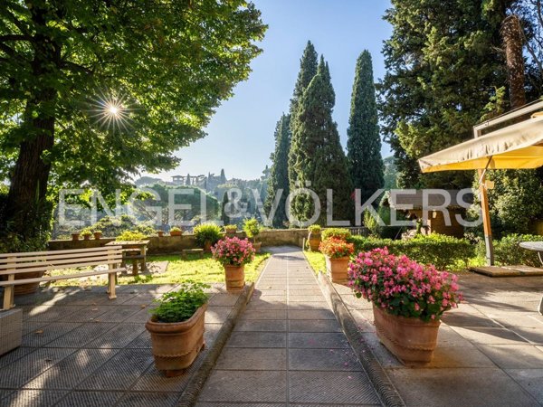 casa indipendente in vendita a Firenze