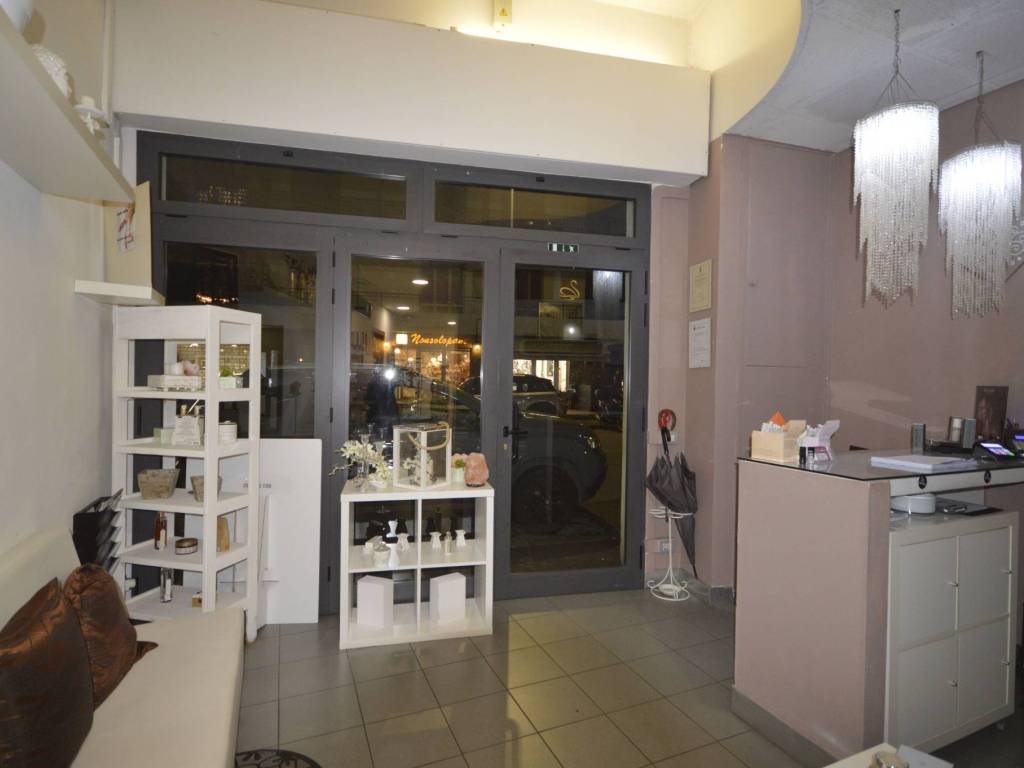 negozio in vendita a Firenze in zona Soffiano