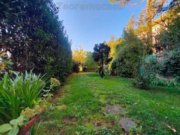 appartamento in vendita a Firenze in zona Coverciano