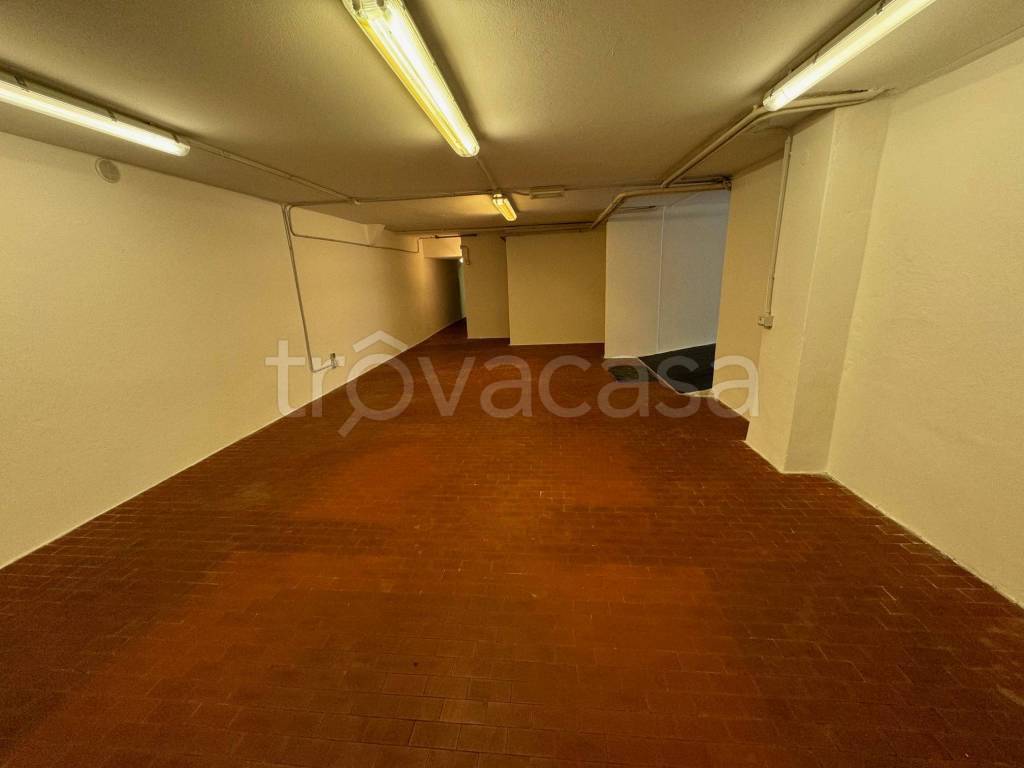 locale commerciale in vendita a Firenze in zona Soffiano