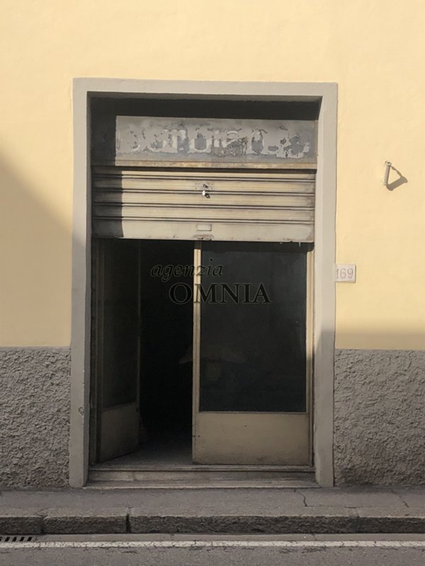 negozio in vendita a Firenze in zona Varlungo