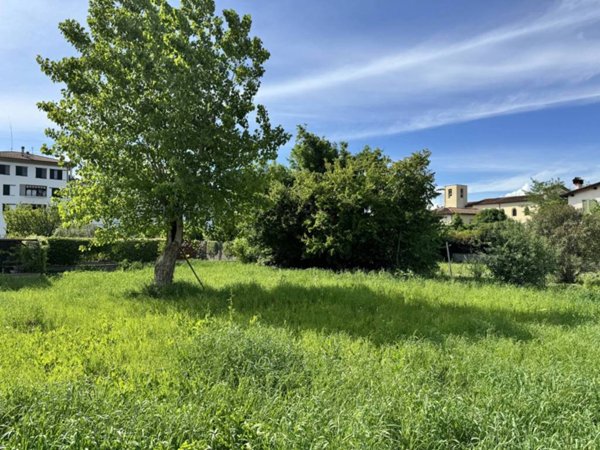 terreno agricolo in vendita a Firenze in zona Brozzi