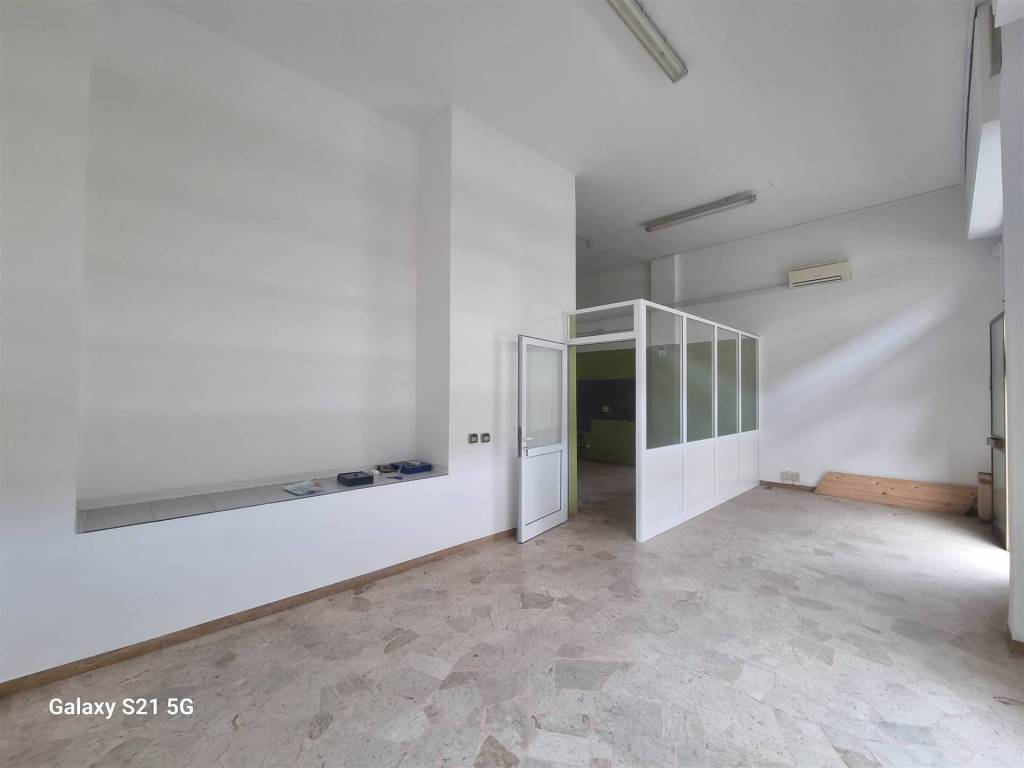 negozio in vendita a Firenze in zona Careggi
