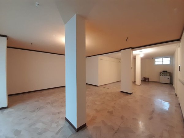 negozio in vendita a Firenze in zona Isolotto