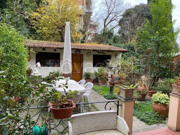 casa indipendente in vendita a Firenze in zona Rovezzano