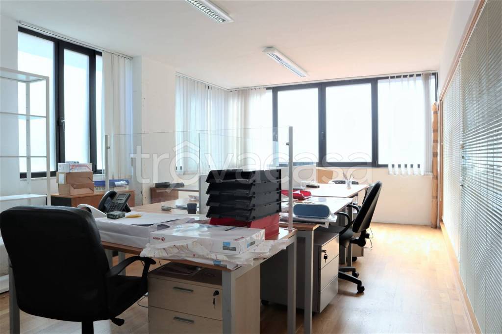 ufficio in vendita a Firenze in zona Bellariva