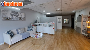 locale commerciale in vendita a Firenze in zona Peretola