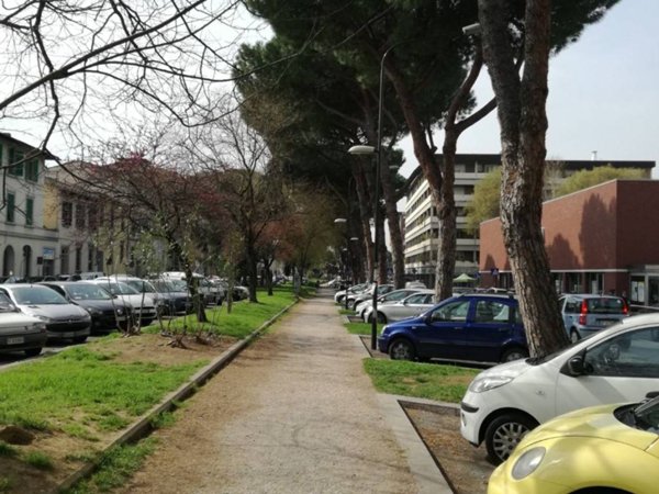 negozio in vendita a Firenze in zona Campo di Marte