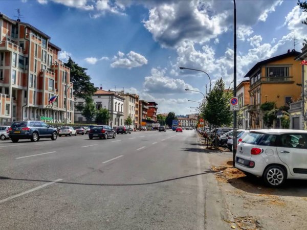 negozio in vendita a Firenze in zona Serpiolle
