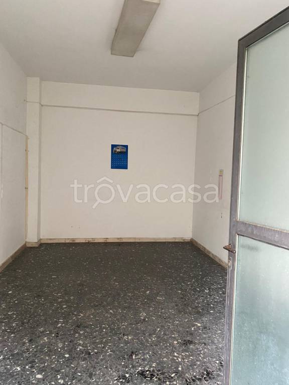 locale di sgombero in vendita a Firenze in zona Novoli