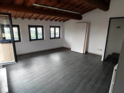 ufficio in vendita a Firenze in zona Ugnano