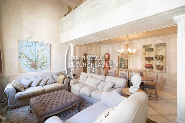 appartamento in vendita a Firenze in zona Centro Santa Maria Novella