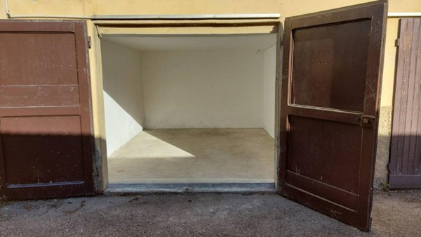 locale di sgombero in vendita a Firenze in zona Soffiano