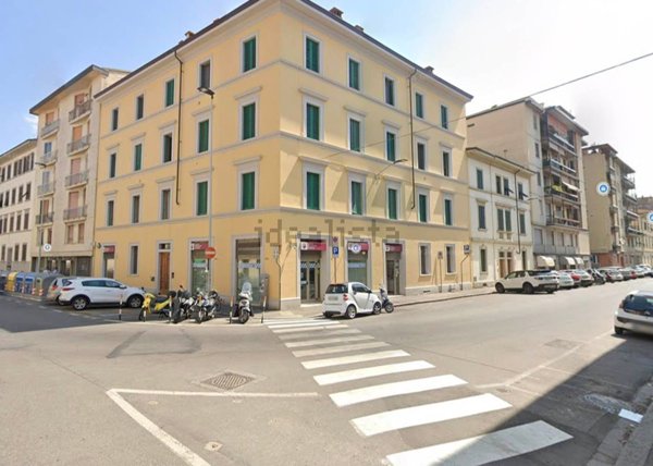 bivano in vendita a Firenze in zona Varlungo