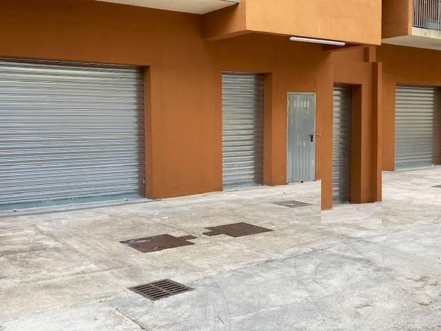 locale di sgombero in vendita a Firenze in zona Firenze Nova