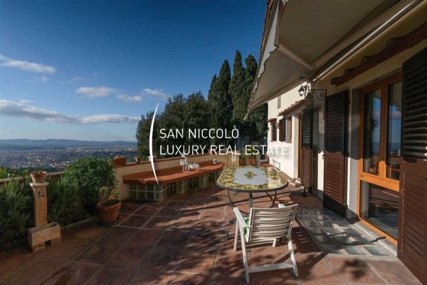 casa indipendente in vendita a Firenze