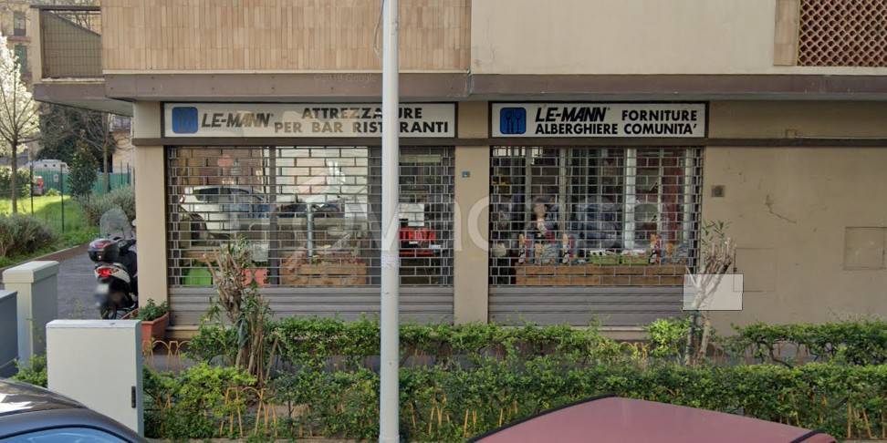 negozio in vendita a Firenze in zona Novoli