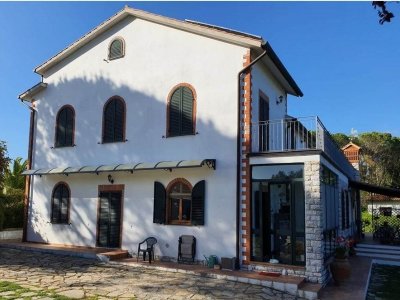 casa indipendente in vendita a Firenze