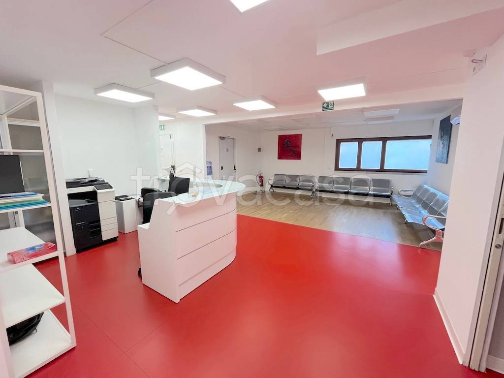 ufficio in vendita a Firenze in zona Bellariva