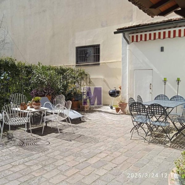 casa indipendente in vendita a Firenze
