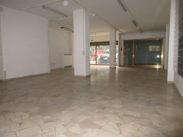 negozio in vendita a Firenze in zona Novoli
