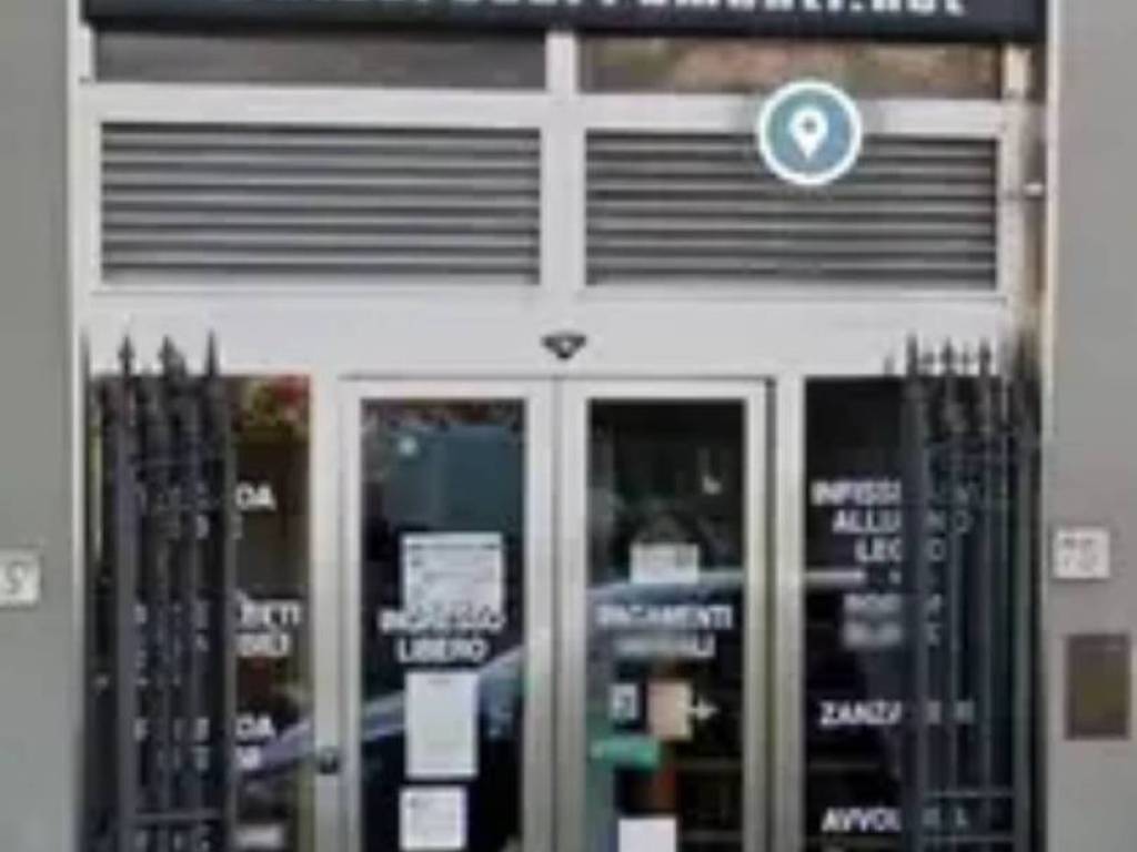 negozio in vendita a Firenze in zona Novoli