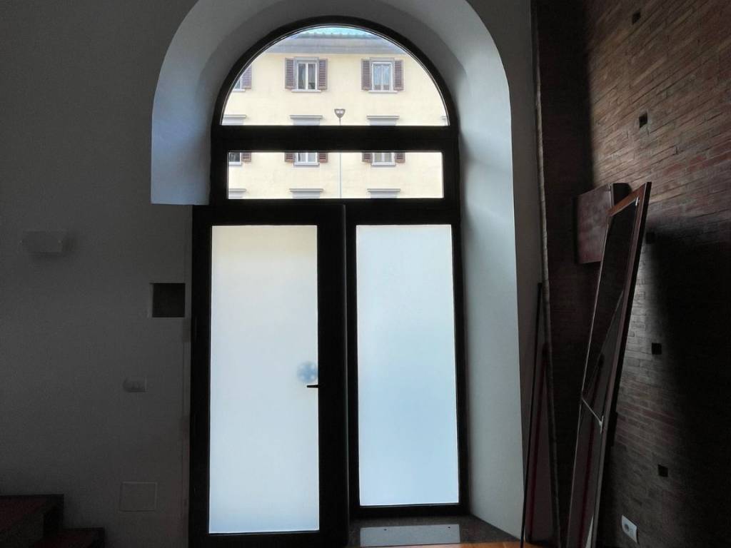 negozio in vendita a Firenze in zona Campo di Marte