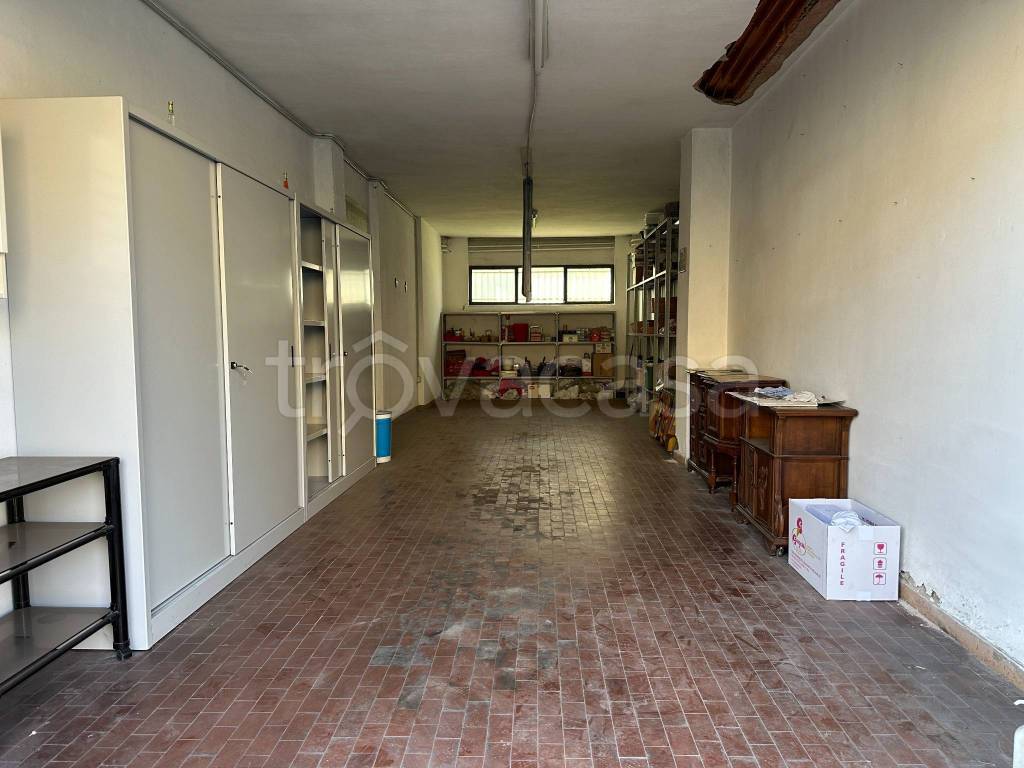 locale commerciale in vendita a Firenze in zona Careggi