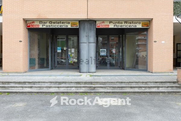 locale commerciale in vendita a Firenze in zona Peretola