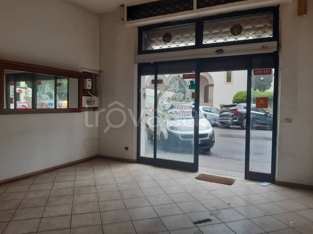 negozio in vendita a Firenze in zona Coverciano