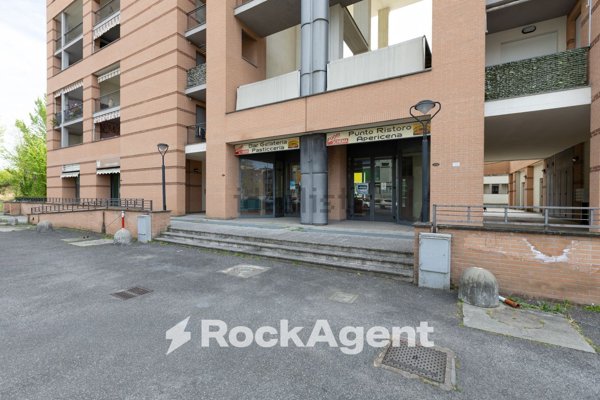 locale commerciale in vendita a Firenze in zona Peretola