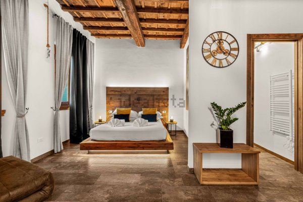 appartamento in vendita a Firenze in zona Centro Santa Maria Novella