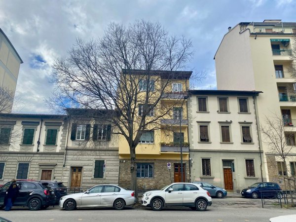 appartamento in vendita a Firenze in zona Campo di Marte