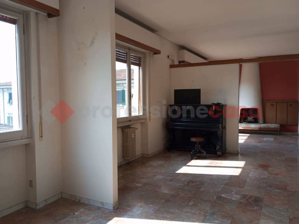 appartamento in vendita a Firenze in zona Campo di Marte