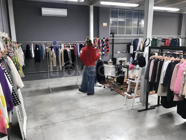 locale commerciale in vendita a Firenze in zona Rovezzano