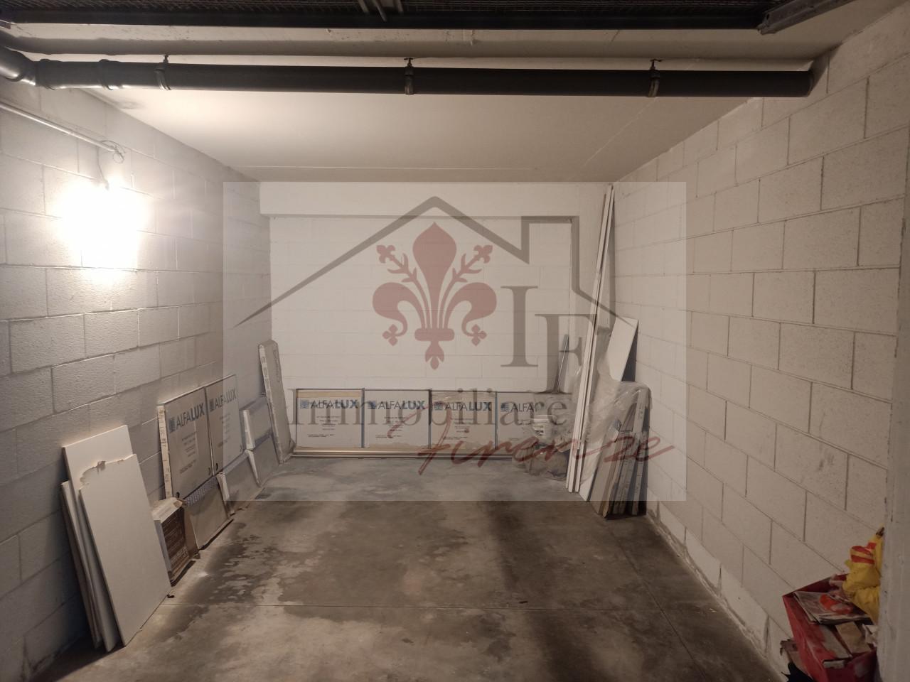 negozio in vendita a Firenze in zona Novoli