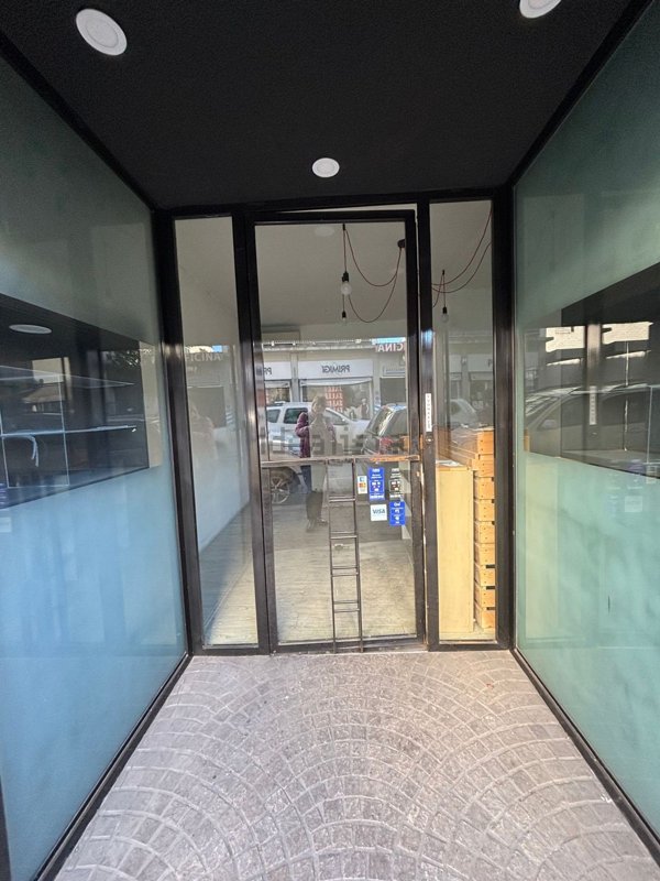 locale commerciale in vendita a Firenze in zona Le Cure