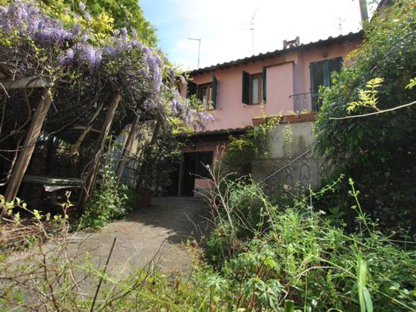 intera palazzina in vendita a Firenze in zona Careggi