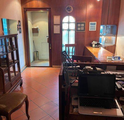 negozio in vendita a Firenze in zona Campo di Marte