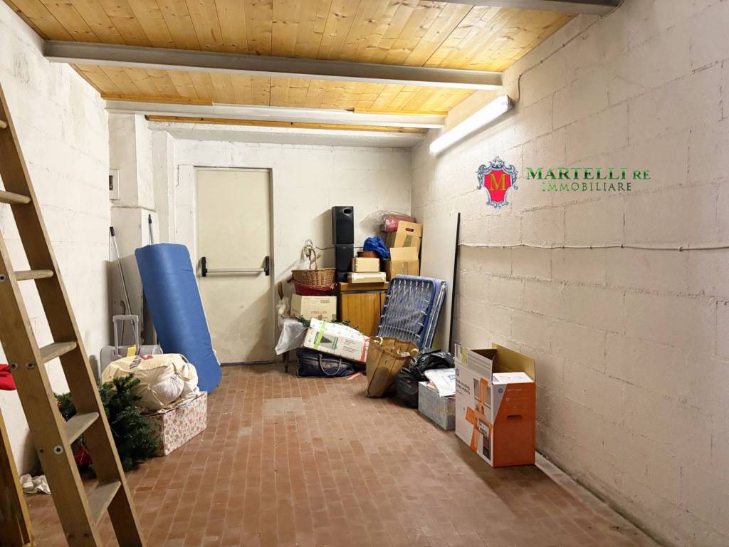 locale di sgombero in vendita a Firenze in zona Novoli