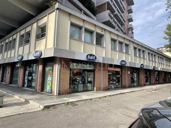 locale di sgombero in vendita a Firenze in zona Novoli