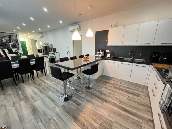 appartamento in vendita a Firenze in zona Brozzi