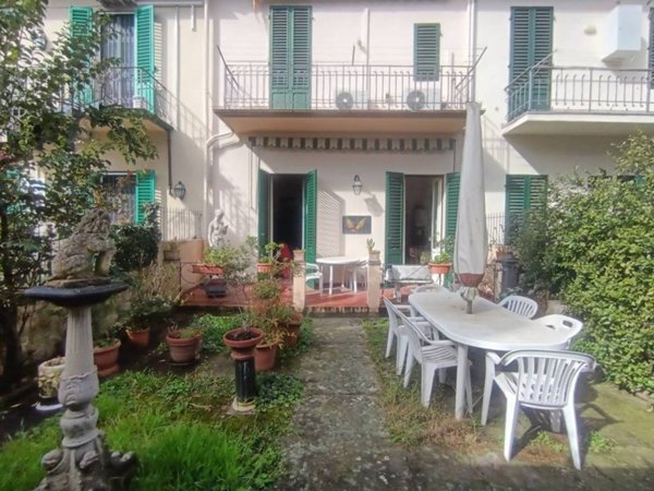 casa indipendente in vendita a Firenze in zona Settignano