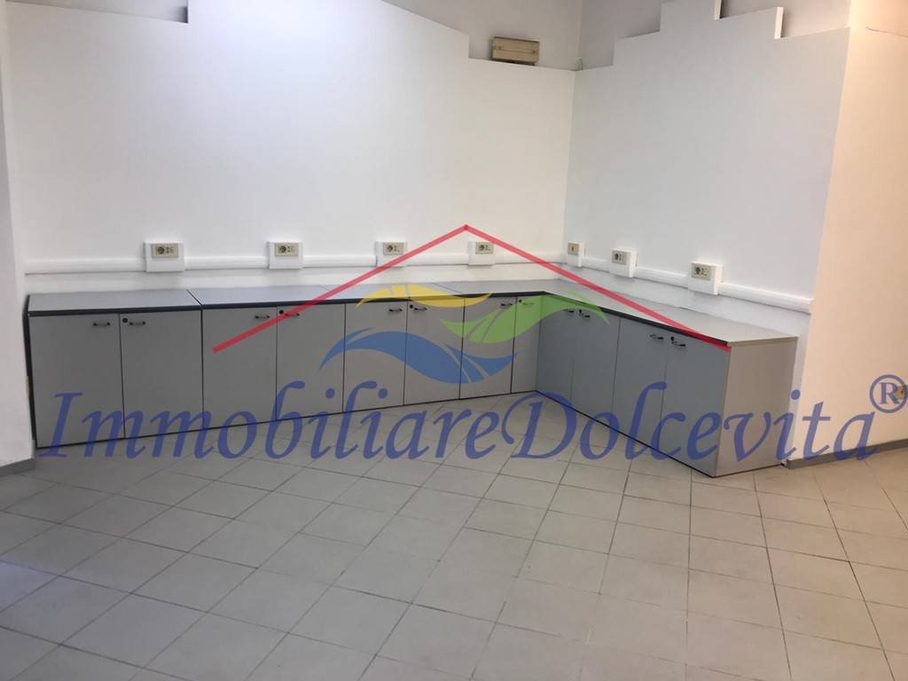 negozio in vendita a Firenze in zona Campo di Marte