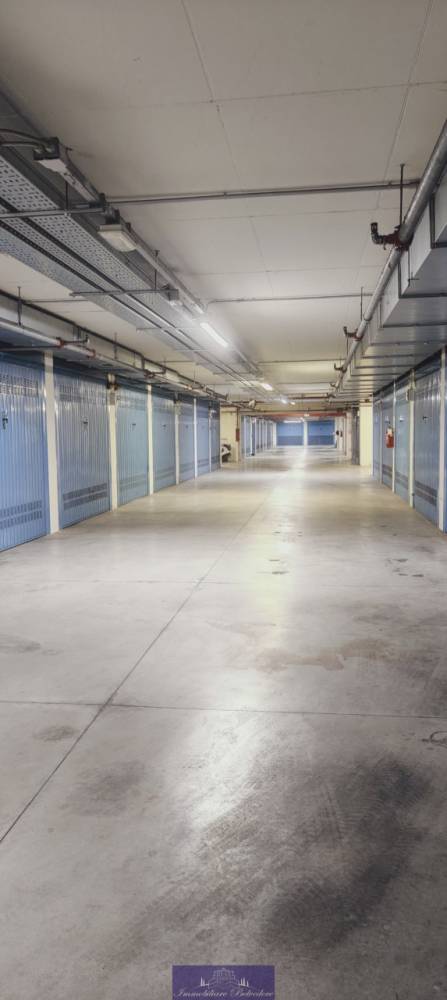 locale di sgombero in vendita a Firenze in zona Novoli