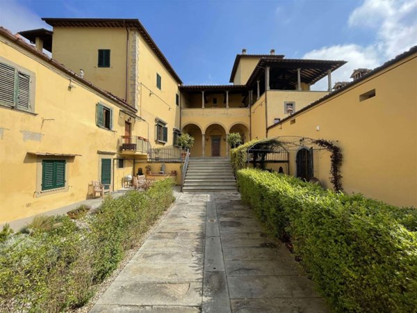 quadrivano in vendita a Firenze in zona Centro Storico