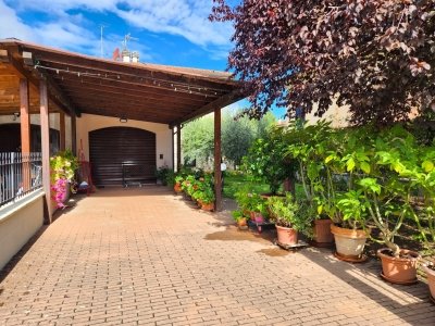 casa indipendente in vendita a Firenze