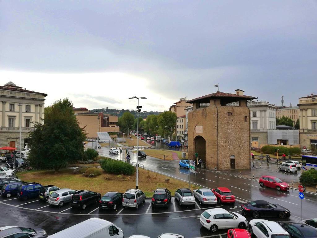 negozio in vendita a Firenze in zona Campo di Marte