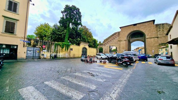 negozio in vendita a Firenze in zona Centro San Frediano