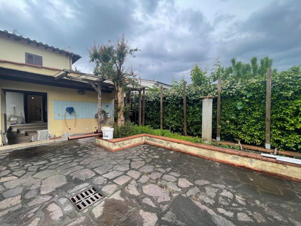 casa indipendente in vendita a Firenze in zona Peretola